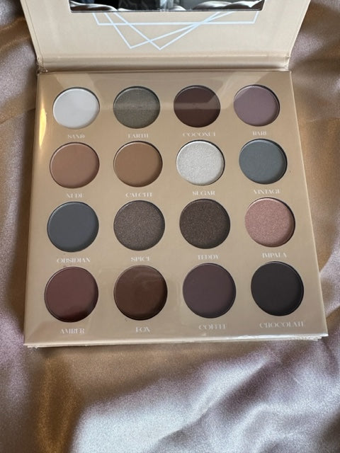 MAKEUP PALETTE (BARE WITH ME)